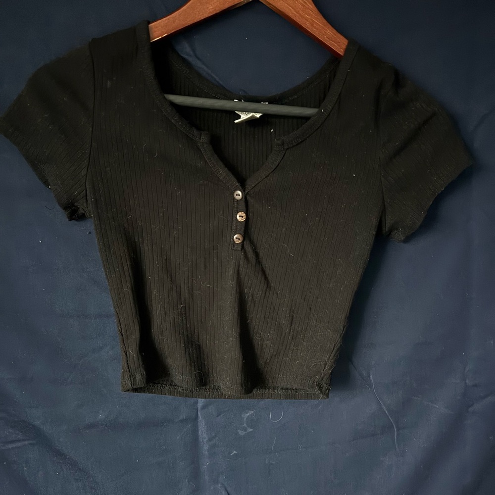 Cropped black baby tee